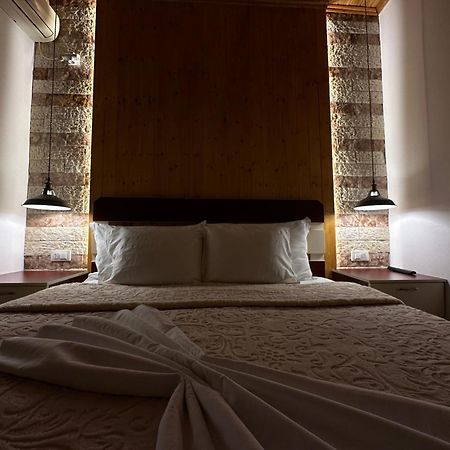 "Mani Guest House" Gjirokastër Eksteriør billede