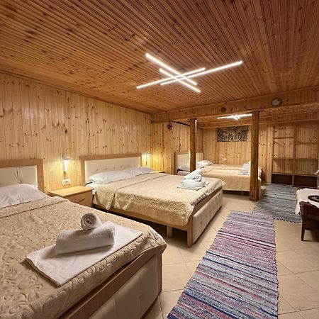 "Mani Guest House" Gjirokastër Eksteriør billede