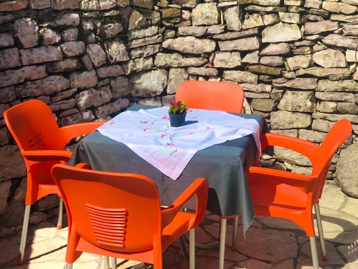 "Mani Guest House" Gjirokastër Eksteriør billede