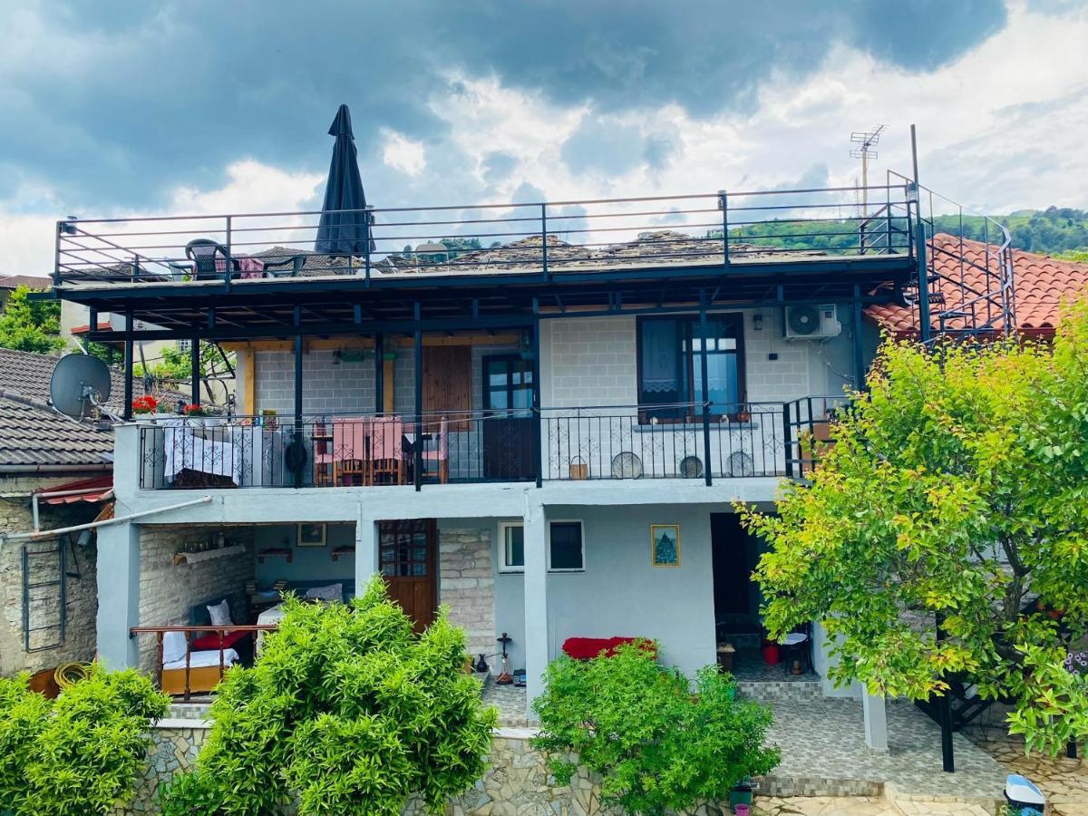 "Mani Guest House" Gjirokastër Eksteriør billede