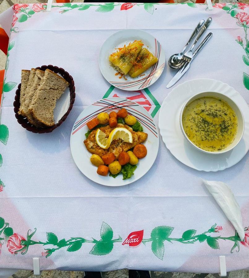 "Mani Guest House" Gjirokastër Eksteriør billede