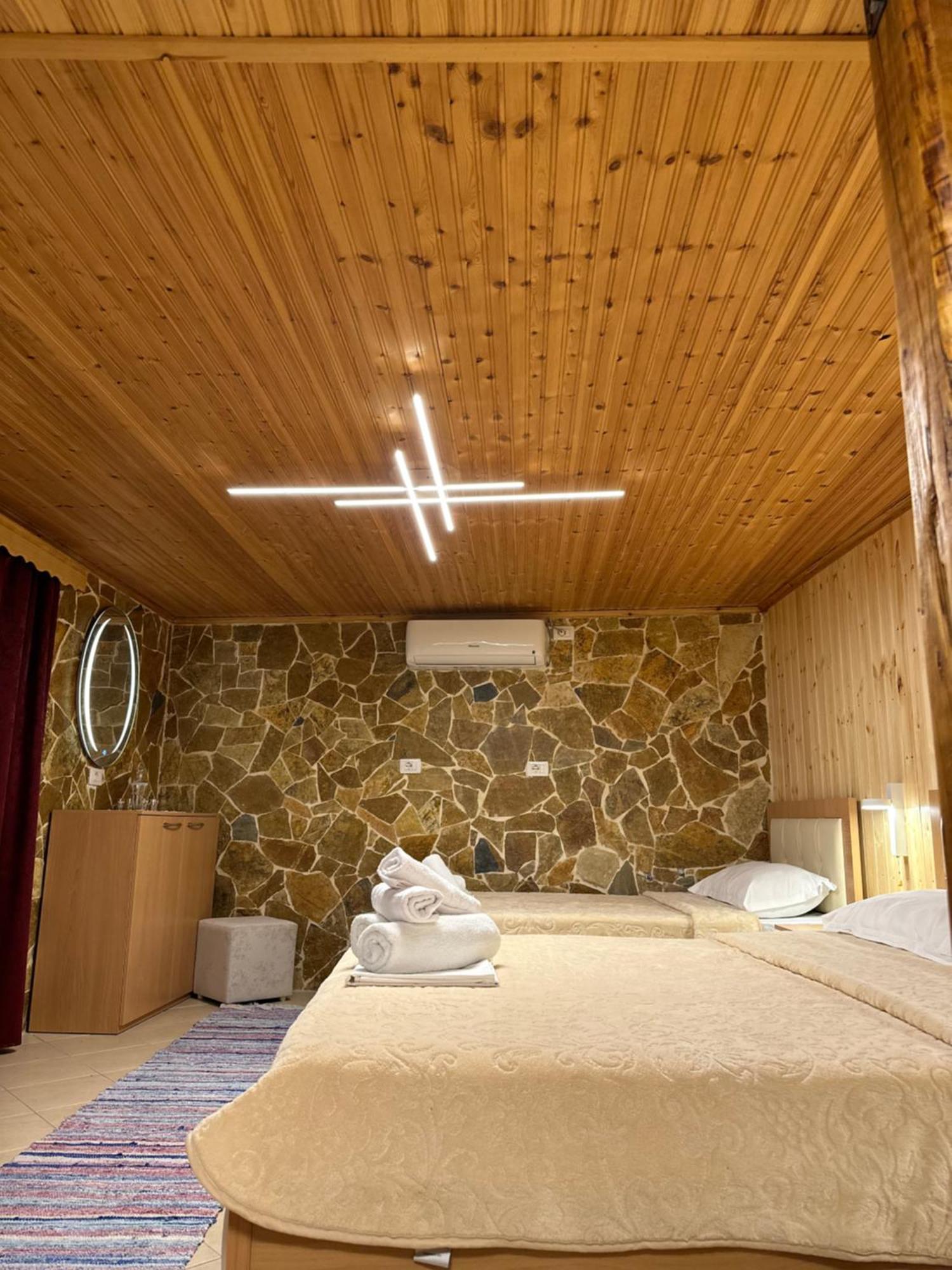 "Mani Guest House" Gjirokastër Eksteriør billede