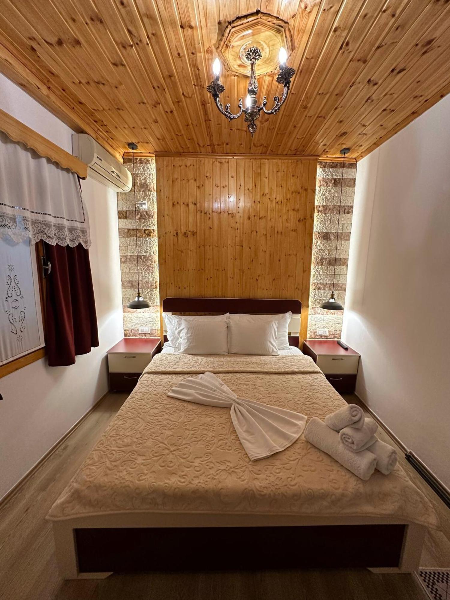 "Mani Guest House" Gjirokastër Eksteriør billede
